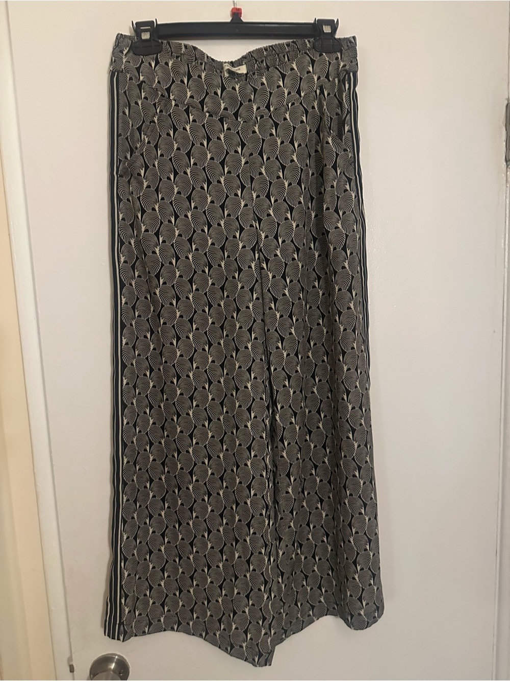 Max Studio Black and White Printed Maxi Skirt